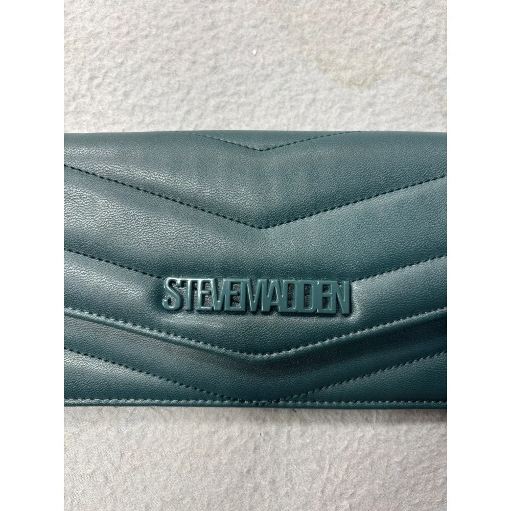Steve Madden Wallet Chevron Quilted Teal Faux Leather Magnetic Snap Logo‎ Clutch